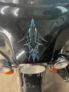 Pinstripes on Harley front fairing